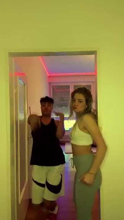 Glaubt ihr Malcom hat sie gefickt?