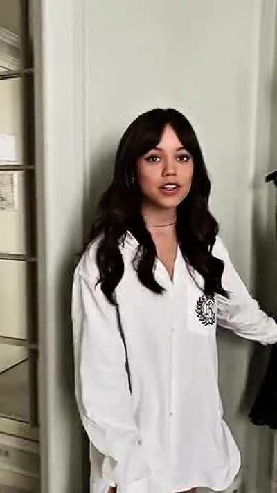 I wanna pick her up and fuck her in the Upstanding Citizen position. Her small frame against my 6ft statue is a perfect combo