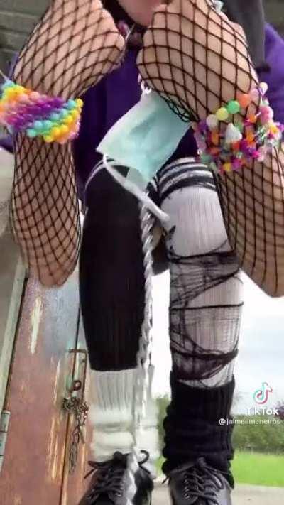 It's spelled Fashion, you probably heard of it 💅