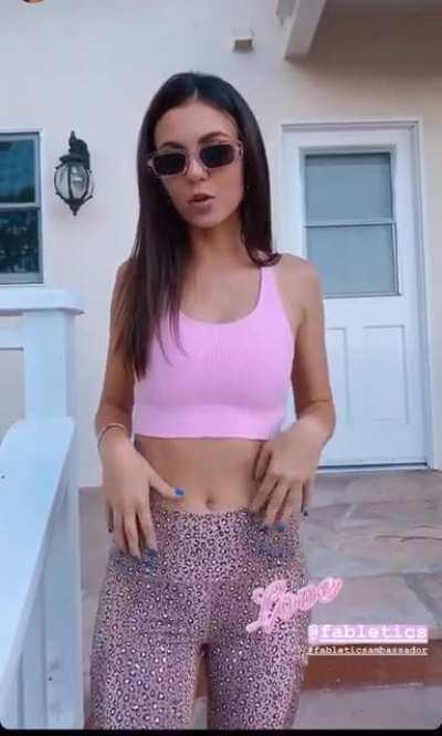 Love her trying on clothes