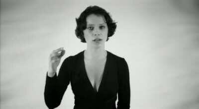 Overtone Singing ou Canto Difônico é a incrível técnica de canto que consiste em cantar duas notas ao mesmo tempo.