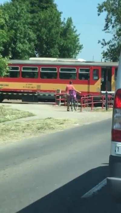 Hungarian train propulsion technology best in world! 💪💪💪