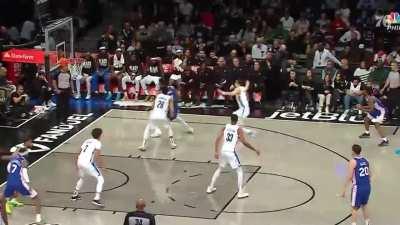 [Highlight] Embiid hits Dinwiddie with the filthy spin and gets the bucket