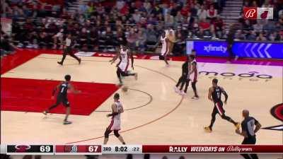 [Highlight] Great Lowry Steal leads to Great Transition Offense