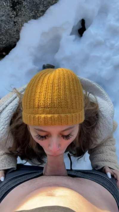 I’ll get on my knees for a dick like this anytime 😍