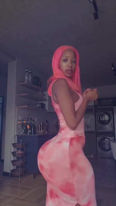 you can wrap your hands around her waist 😍 [Miya]