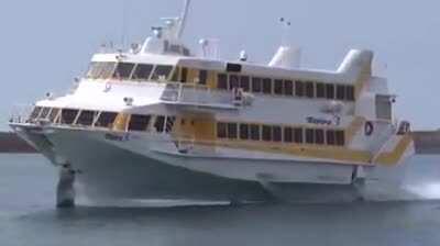 Smooth cruising - Ferry with hydrofoils