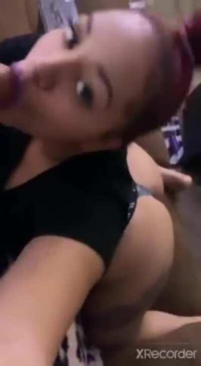 🍑Hot woman shakes her big and delicious hot ass 🔥 CONTENT IN COMMENTS👇