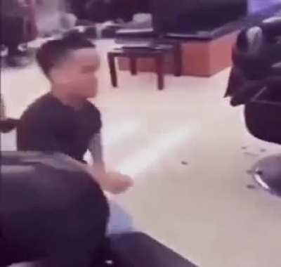 Seeing a lil midget dance always finna be funny