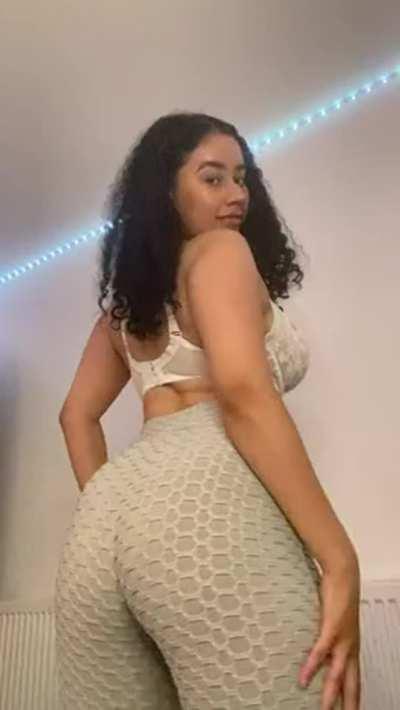 Would you cheat on your gf with me?