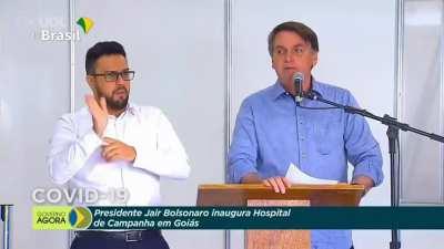 Bolsonaro sendo sincero sobre manifestantes. concordo com cada palavra dele. 🤣🤣🤣