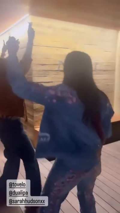 Tove Lo & Dua Lipa dancing (April, 2024)