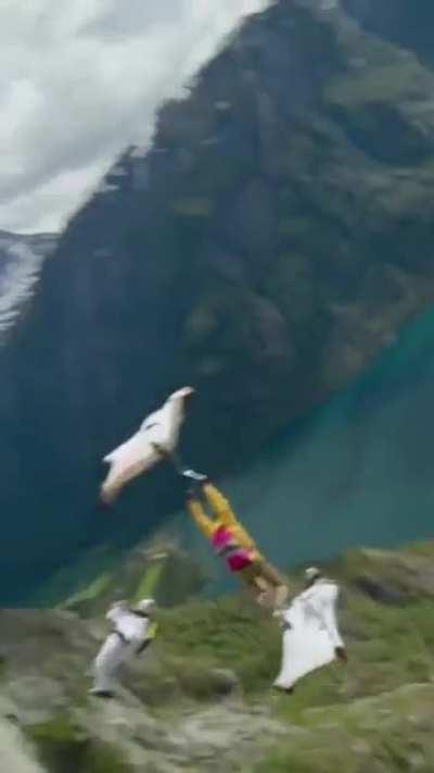 Base jumper transferring 