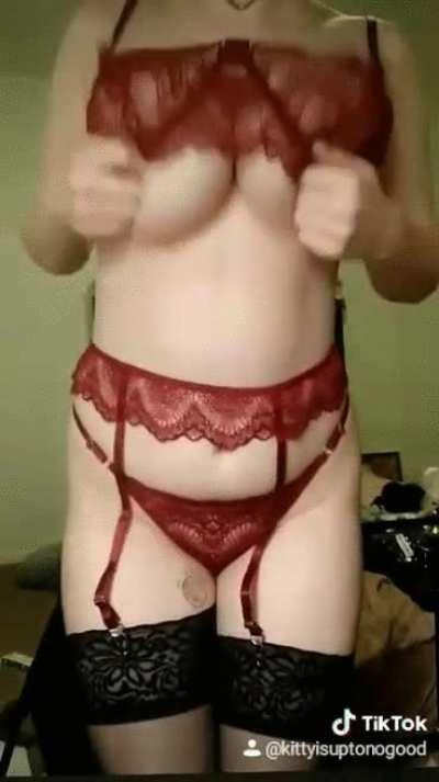 🎀What would you do to this little whore? 🎀