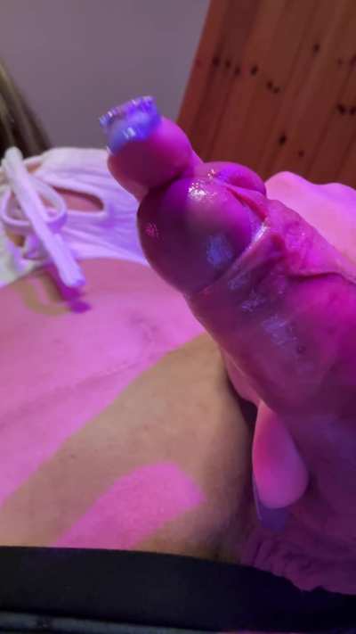 Lick it from the tip 😵💦