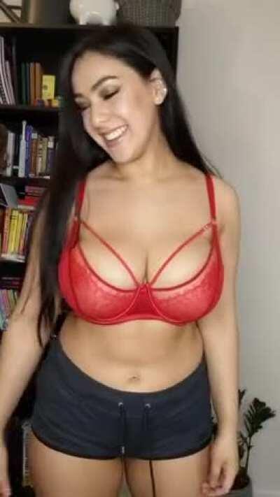 Leah More of her Content 🔗 in the C0mments👇