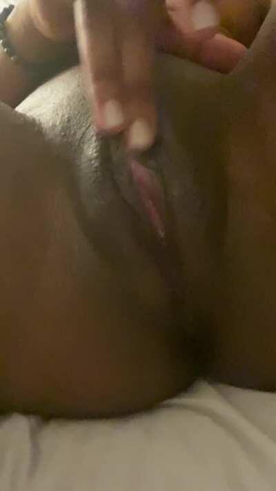 I want some dick right now 📲