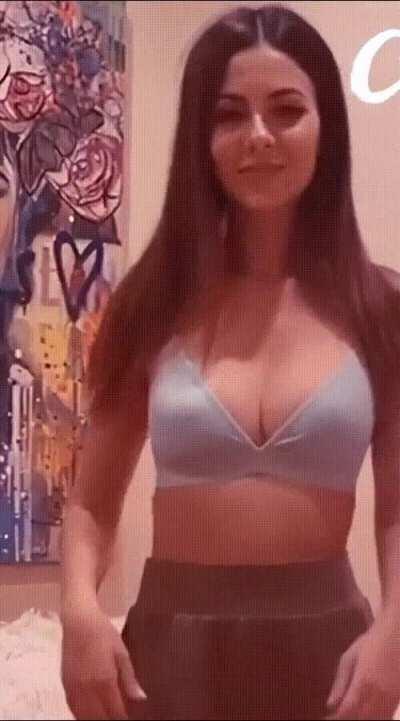 Victoria Justice is such a petite Goddess. She loves being a tease