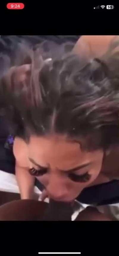 Kkvsh sucking dick💦