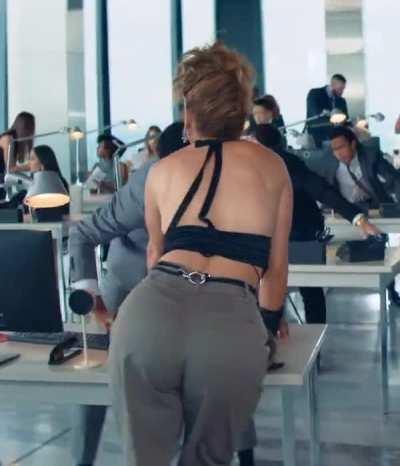 I wanna work at an office where Jennifer Lopez is the manager and acts around like this.