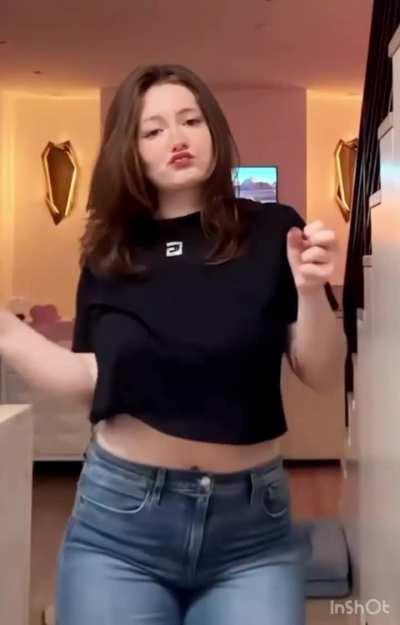 Shes lookin super fine.