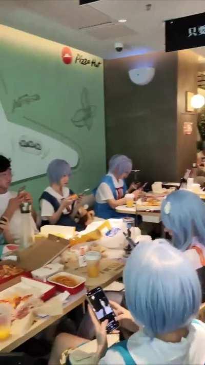 Invasion of Rei Ayanami in the pizzeria