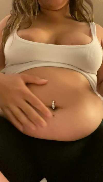 How did I get such a fat gut…? Couldn’t be all the donuts 😋