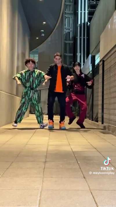 Your dreams when you eat a little too much for dinner