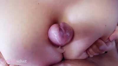 She knows how to use her tits well