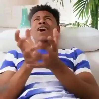 woman crushes poor thugs airports then he cry