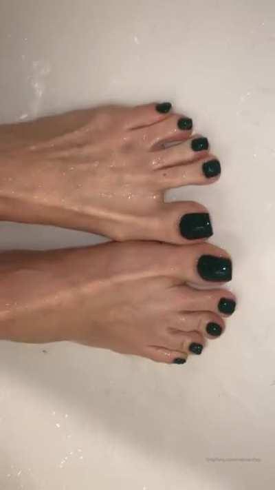 VIP User post, DM for folders