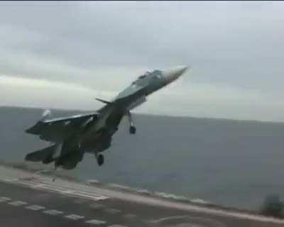 – Я уже почти дома, скоро буду, люблю 😘 – Кто такая Алёна? –