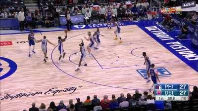 [Highlight] Andre Drummond throws down the lob in Detroit