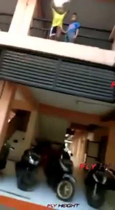 Show this to your kinds so they will never try this.