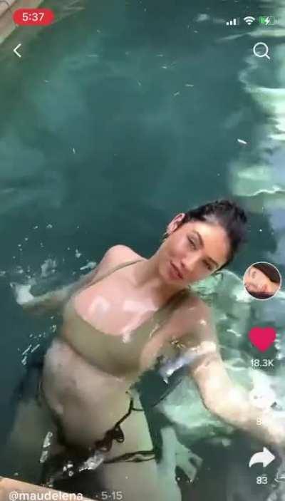 The stunning Maud on TikTok