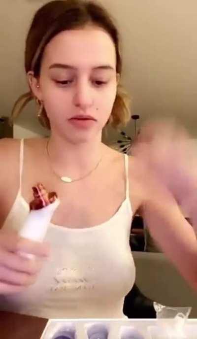 Bra less😍😍😍