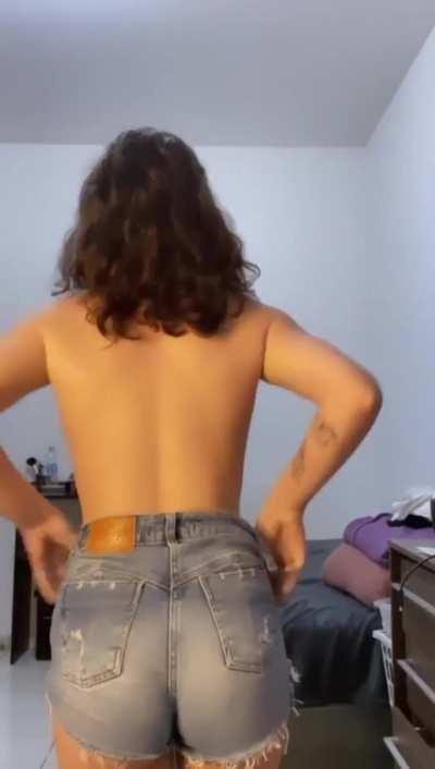 Want a fuck doll with perfect natural tits?