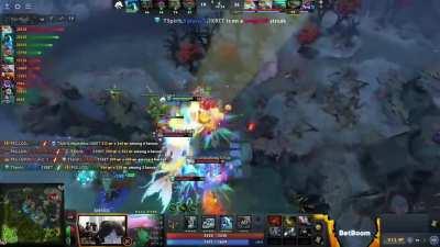 The Lima Major - PSG.LGD vs Team Spirit - PSG.LGD.shiro Naga Siren song moment