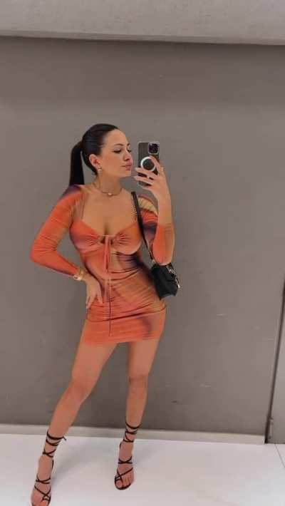 Wanna sit on your face for a few hours… 🍑