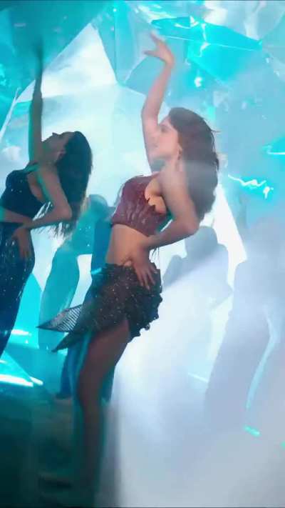 Sharvari Wagh Hot to Handle 🔥🥵