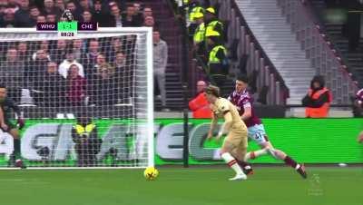 Replays of Soucek handball (not given).