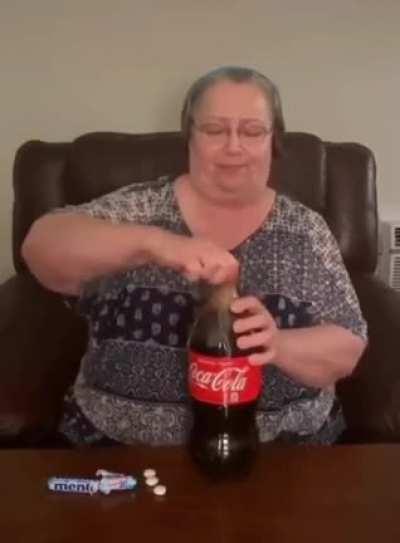 To Debunk the Mentos / Coke Hoax