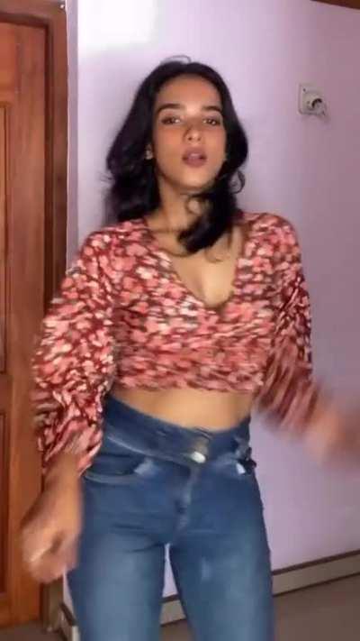 Aiswarya Sreenivasan 🥵🤤