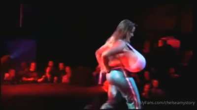 Chelsea Charms at her best😍