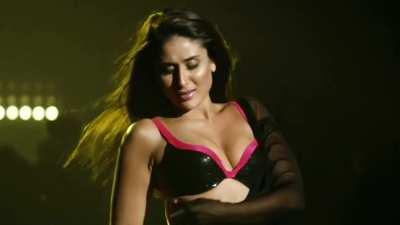 Aaahhh bebo aaaahhhh bc kya maal hai yaarr Kareena fuckk fuckkk!!! 🤤🔥💦 chuchay dekho yaarr sssss!! Bra faad kar bable chusna hai yaar ragad ke puri nangi chaati aaahhhh!!