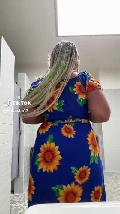 Public bathroom clap pt2👏🏾