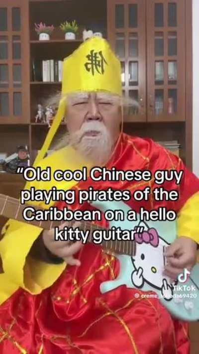 Viejo chino epico tocando los piratas del caribe en una guitarra de hello kitty: