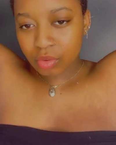 DJDIMPLENIPPLE: Wish she had an onlyfans