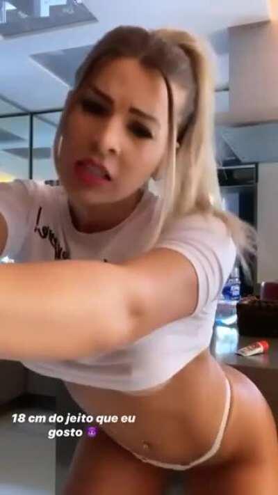 😏 mais vídeos e fotos dela nos comentários...
