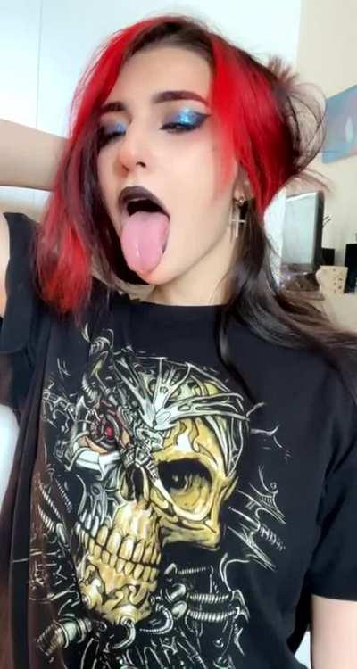 I really like my hairstyle😳